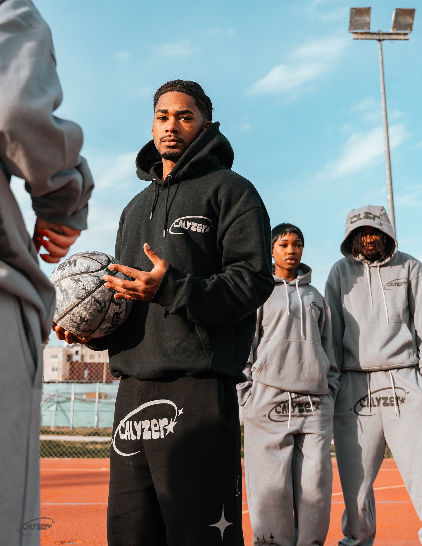 Calyzer® Premium Oversized Hoodie – Minimal Streetwear Comfort